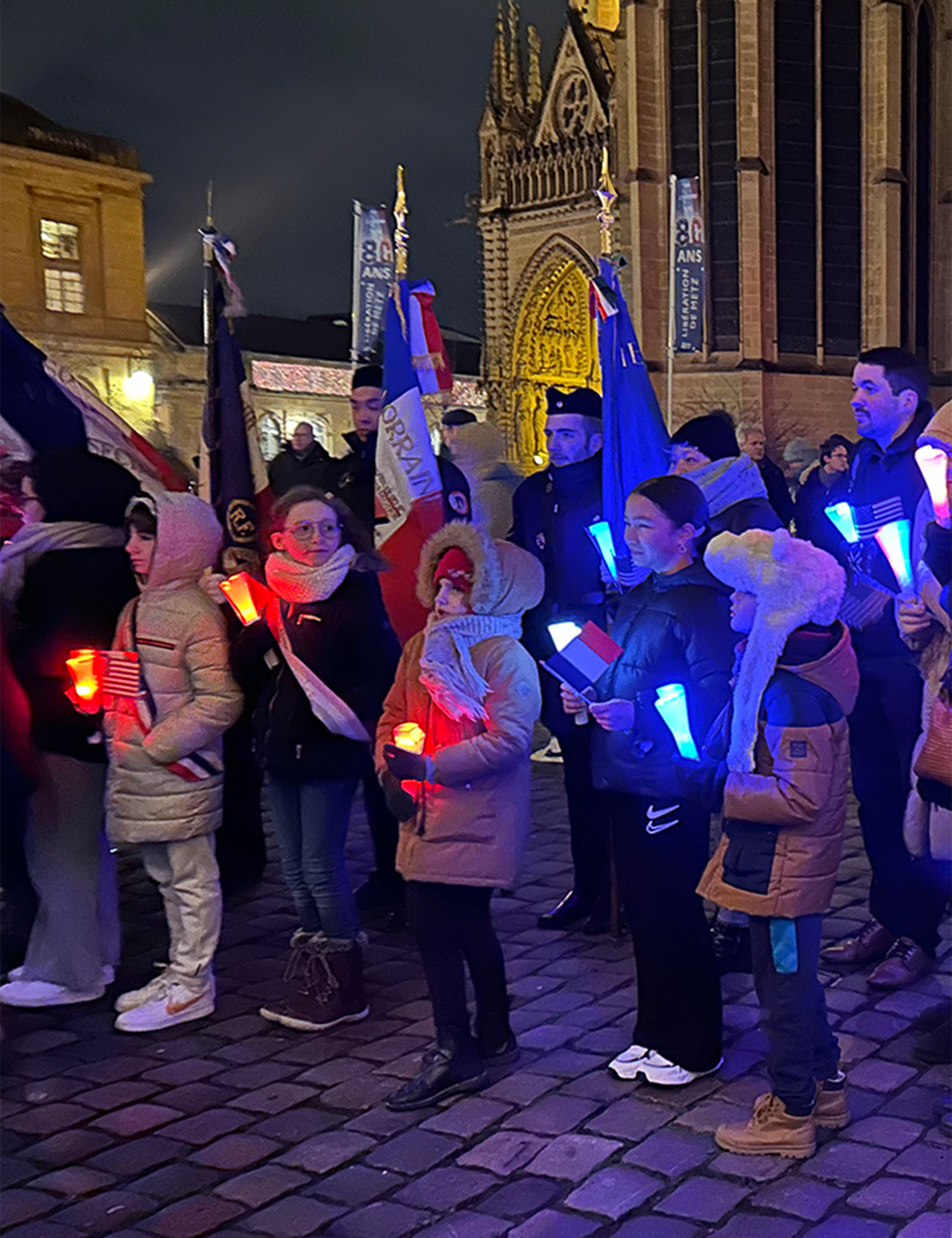 The City of Metz and the LEU organized a torch procession on the Place d’Arms the evening of Friday, November 22, 2024.