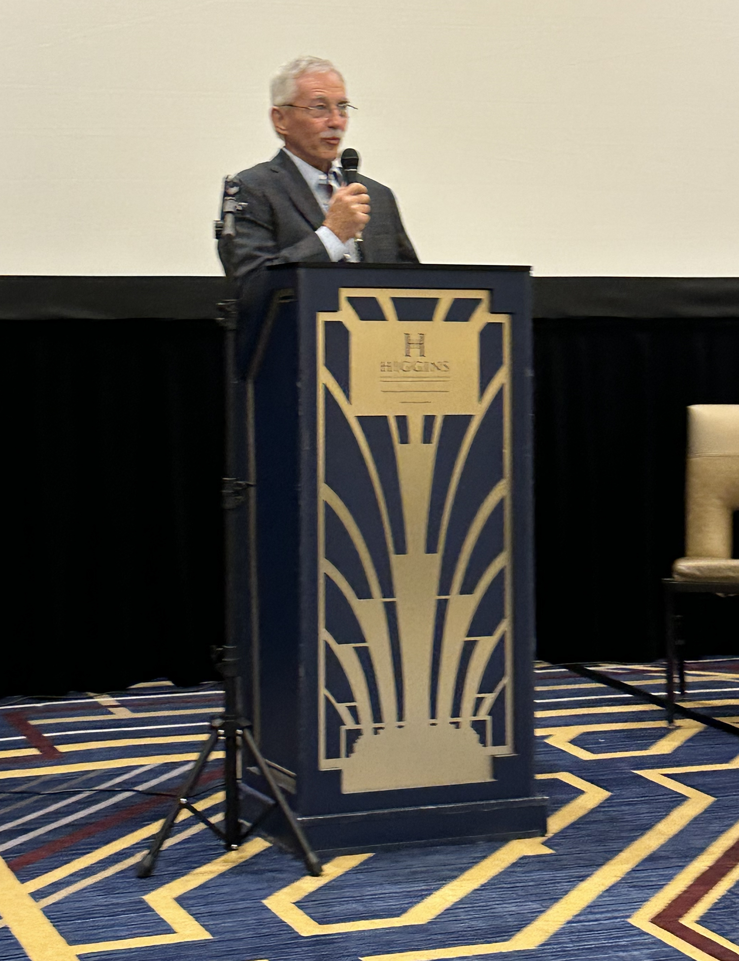 President Clif Twaddle welcomes members and guests of the 95th Division Legacy Association to the Formal Banquet 11/1/2025.