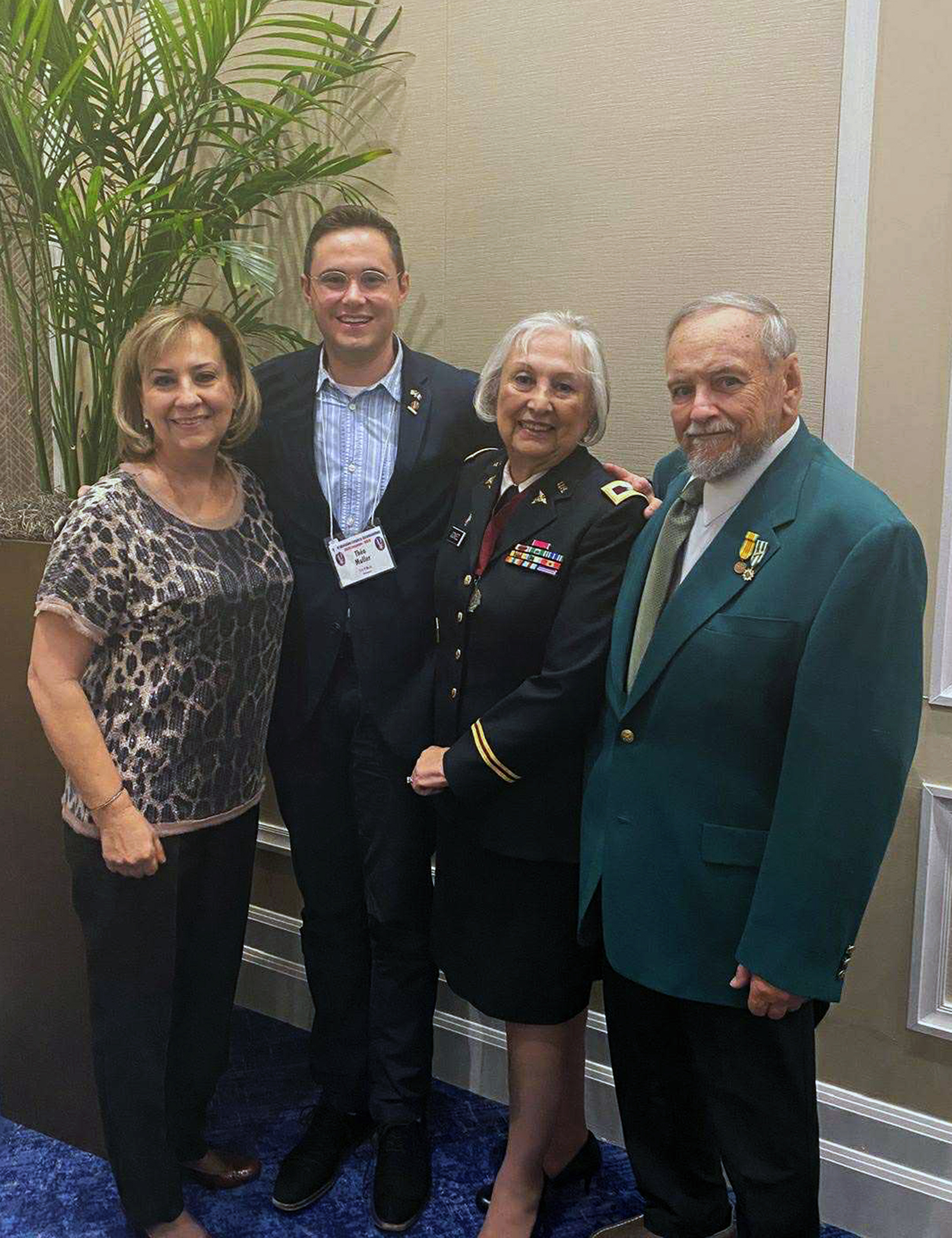 Kelly Curll, Théo Muller, Mary Gomez Curll and Ken Curll.